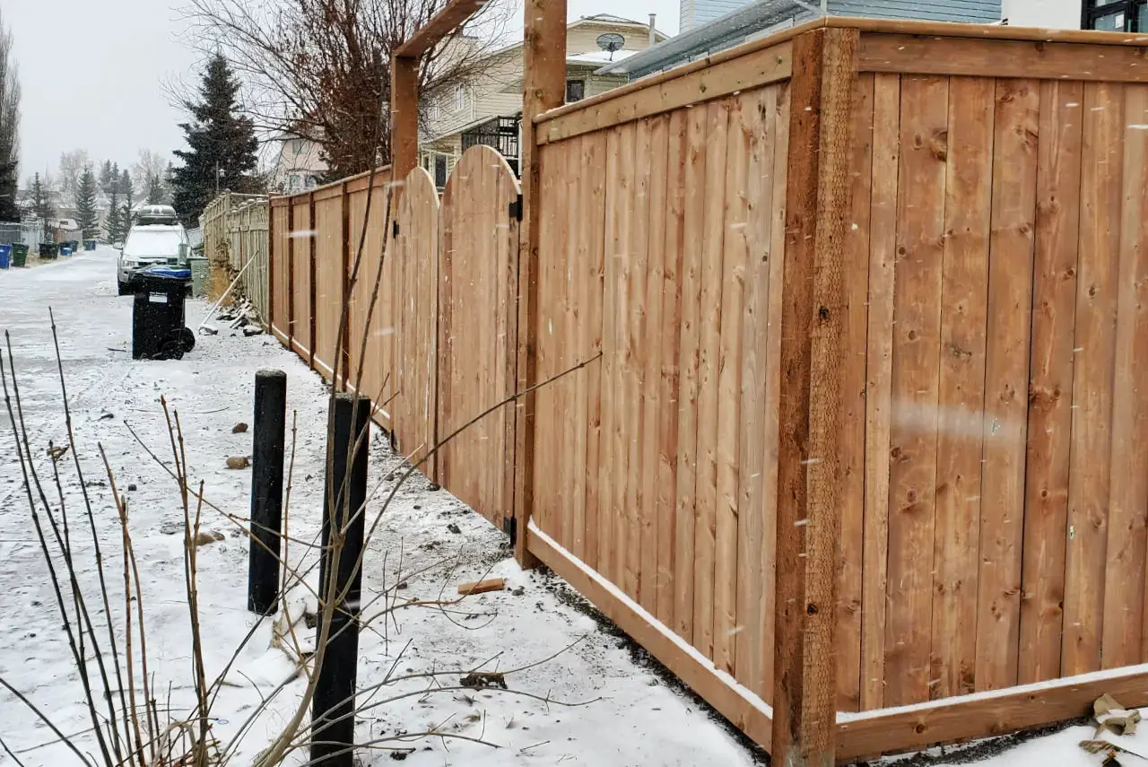 Durable fence installation with precise corners and professional details